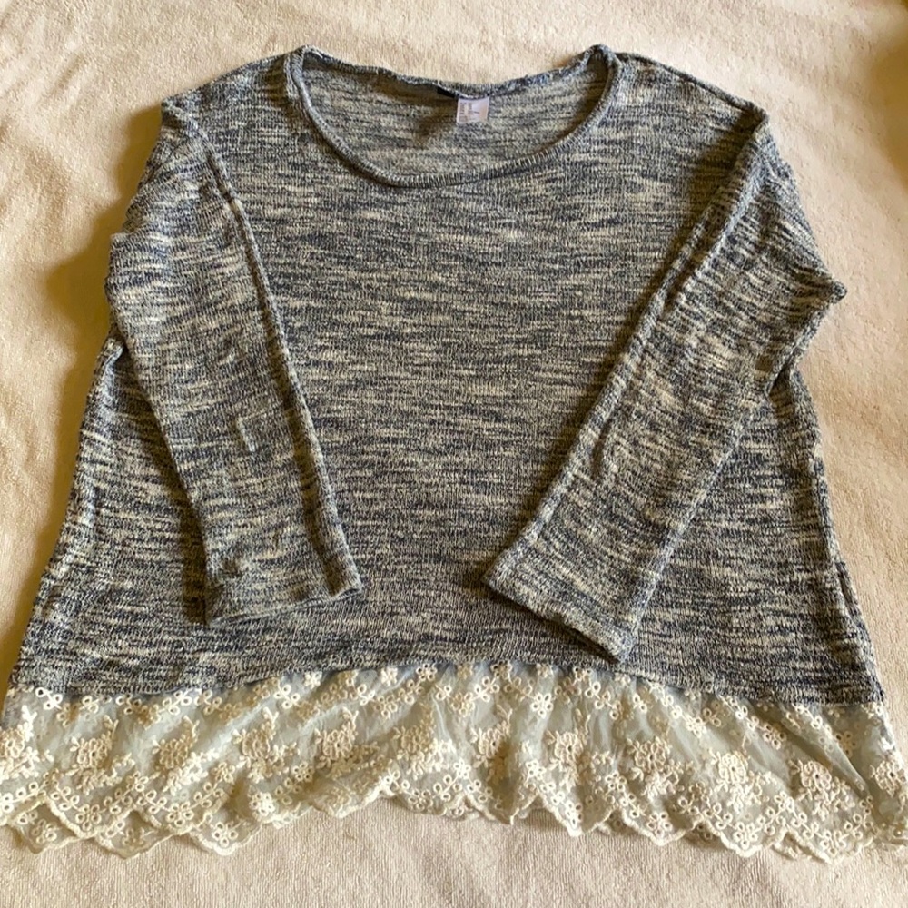 Super soft gray, lacy top